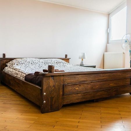 Hostel Villa Roma Lviv Exteriör bild