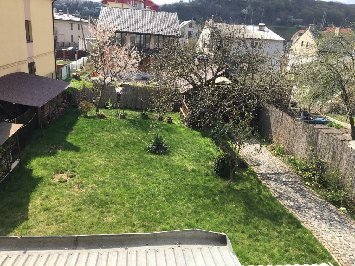 Hostel Villa Roma Lviv Exteriör bild