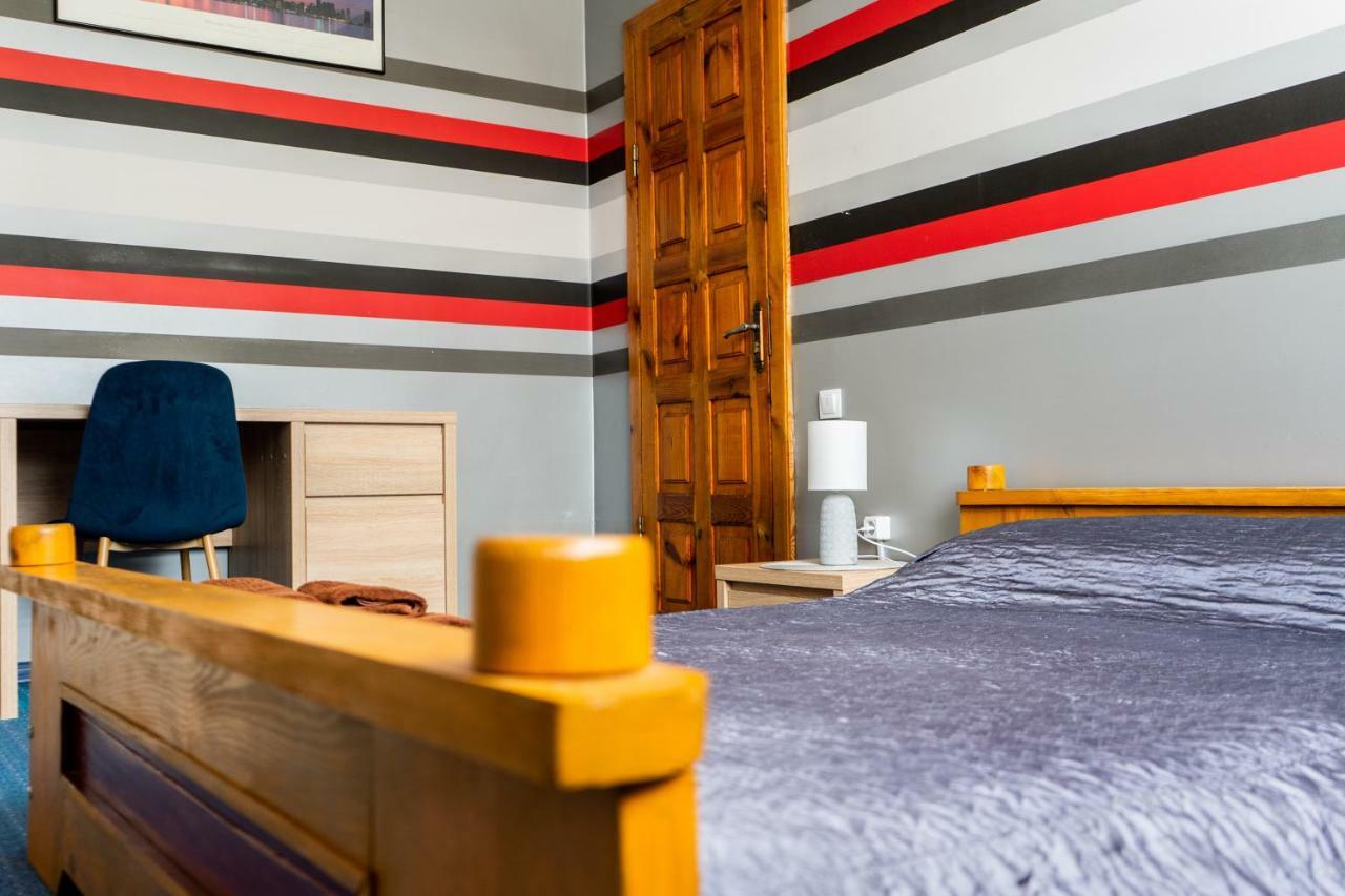 Hostel Villa Roma Lviv Exteriör bild