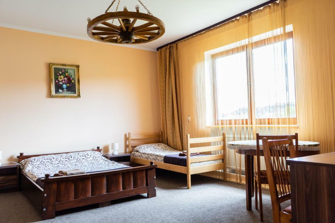 Hostel Villa Roma Lviv Exteriör bild