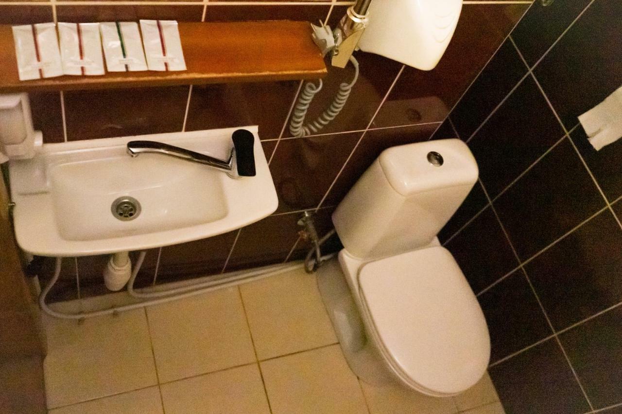 Hostel Villa Roma Lviv Exteriör bild