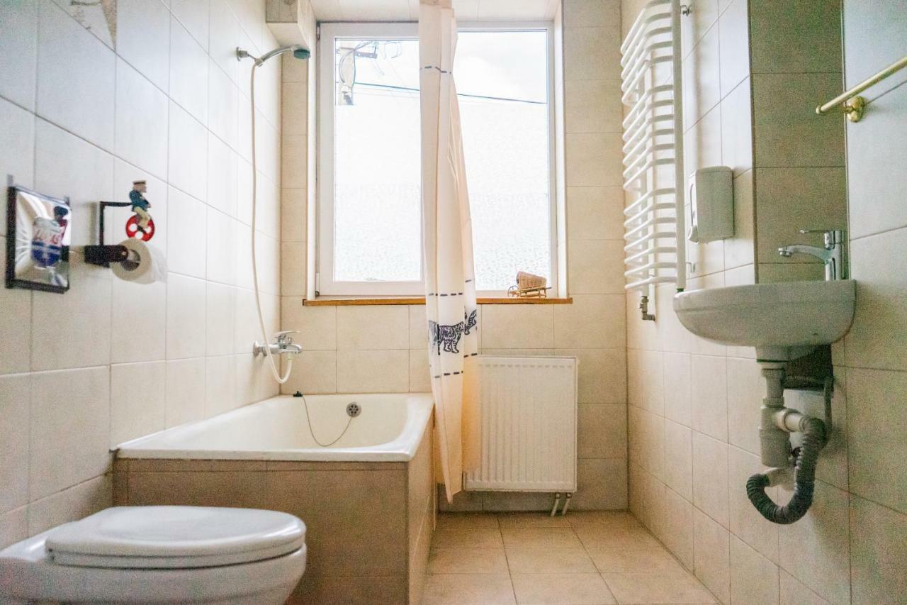 Hostel Villa Roma Lviv Exteriör bild
