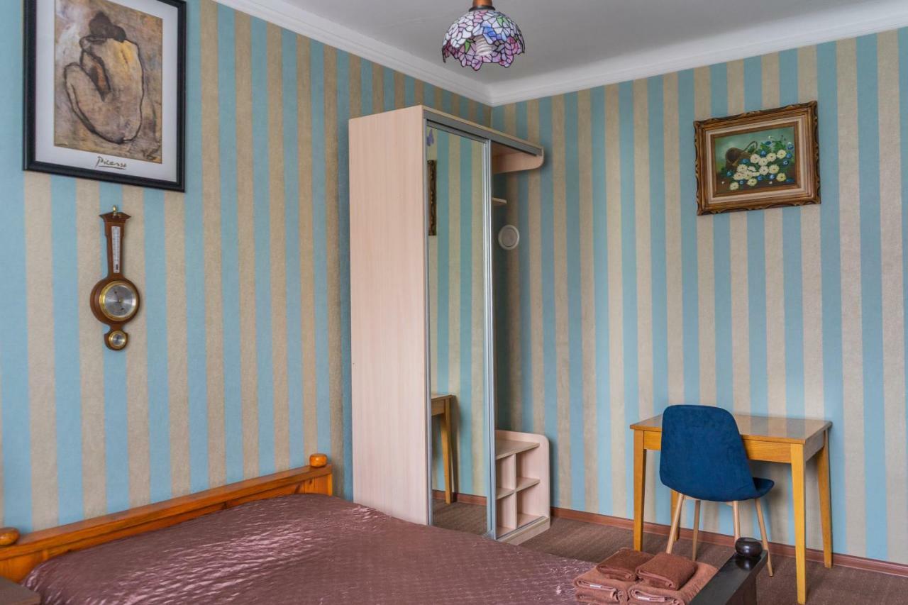 Hostel Villa Roma Lviv Exteriör bild